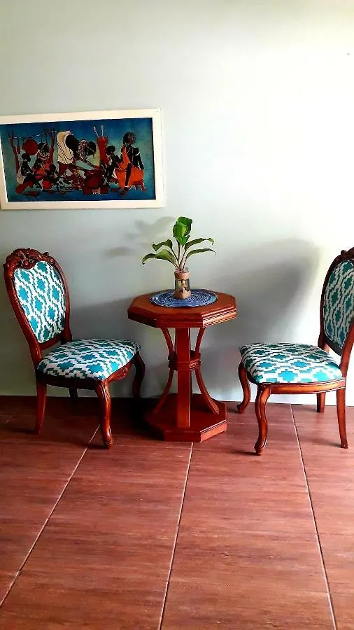 Purplegrass House Appartement Kingstown